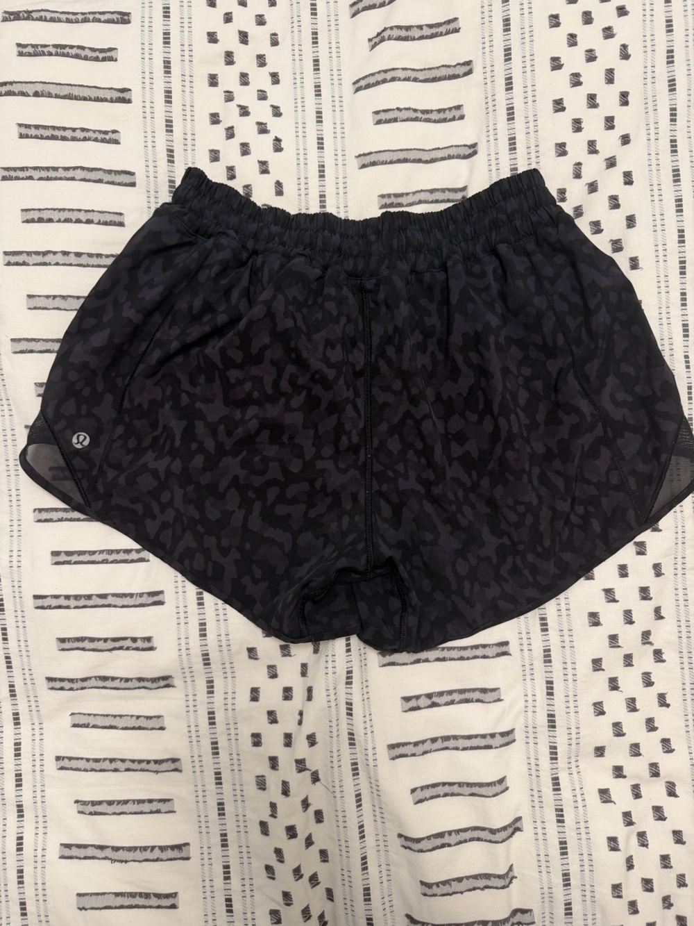Lululemon women’s army print shorts